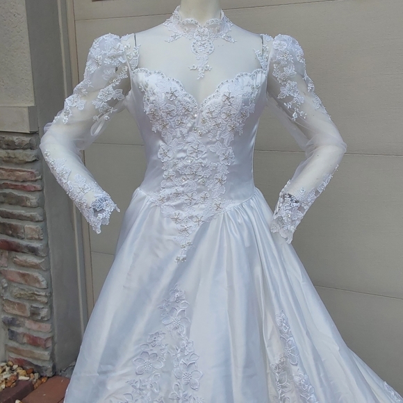 VINTAGE SZU LING CHEN STILLWHITE WEDDING GOWN - Picture 11 of 13